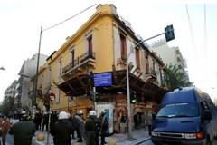 Ελεύθεροι με περιορισμούς οι «92» για τη Βίλα Αμαλία