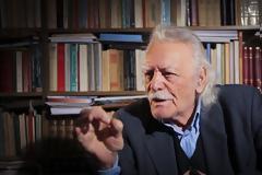 Σάλος από δηλώσεις Γλέζου στη Βουλή για χτύπημα στη ΝΔ