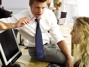 Φωτογραφία για Αυστηρά για Άντρες: Πώς να φλερτάρεις στη δουλειά