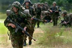 Βρετανία: Αυξάνει τη στρατιωτική της παρουσία στα Falkland
