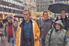 Γιατί ο καθηγητής Κώστας Λαπαβίτσας προφήτευε ότι η Ελλάδα θα βγει από το ευρώ και γιατί επιμένει...???
