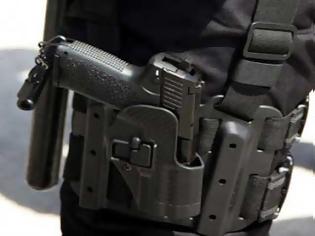 Φωτογραφία για Πανικός από πυροβολισμό στην Αστυνομική Διεύθυνση Τρικάλων