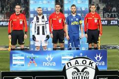 Οι επόπτες έτρεξαν να φωτογραφηθούν στη Τούμπα