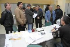 Παράσταση στον ΟΑΕΔ Πύργου από τους οικοδόμους που διεκδικούν επιβίωση μέσα στην ανεργία