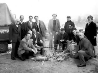 Φωτογραφία για Γιορτή Αη-Θανάση και έθιμο λουκανικοφαγίας στο Βελβεντό