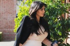 H πρώτη εμφάνιση της Kim Kardashian με φουσκωμένη κοιλίτσα