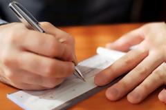 Στα 1,3 δισ. ευρώ οι ακάλυπτες επιταγές