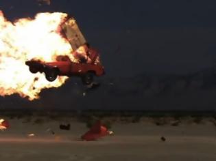 Φωτογραφία για Έκρηξη αυτοκινήτου σε super slow motion! [video]