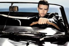 Ο Justin Timberlake επέστρεψε στη δισκογραφία… «κουστουμαρισμένος»!