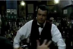 Ο Τατσόπουλος μπάρμαν! Δείτε τον βουλευτή σε ρόλο μπάρμαν στη «Λούφα και Παραλλαγή»  [video]
