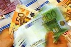 Η Τρόικα απαιτεί αυτόματη χρέωση των τραπεζικών λογαριασμών των οφειλετών
