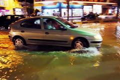 Απεγκλωβισμός οδηγού στο Μενίδι