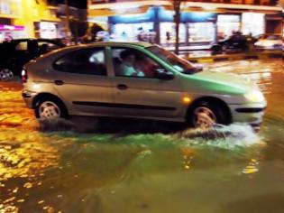 Φωτογραφία για Απεγκλωβισμός οδηγού στο Μενίδι