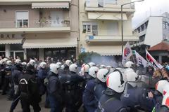 Πανικός στην Νάουσα από δακρυγόνα (Βίντεο)