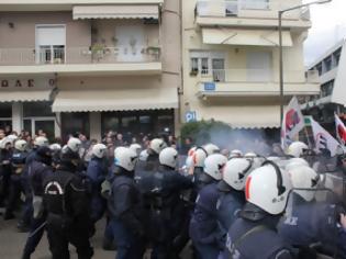 Φωτογραφία για Πανικός στην Νάουσα από δακρυγόνα (Βίντεο)