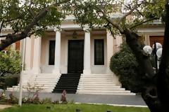 Μια κυβέρνηση που γκρεμίζει ό,τι καλό κτίζει