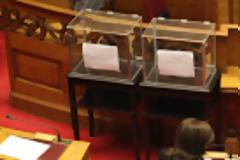 Η κυβέρνηση θέλει 3 κάλπες - Η αντιπολίτευση 4 και καταγγέλει πραξικόπημα...!!!