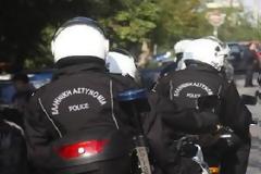 ΧΕΙΡΟΒΟΜΒΙΔΑ ΣΤΗΝ ΠΕΙΡΑΙΩΣ
