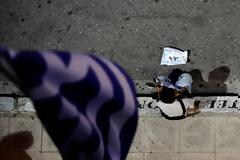 Ο Έλληνας δεν θέλει λύπηση, θέλει χτύπημα κάτω, σαν χταπόδι!