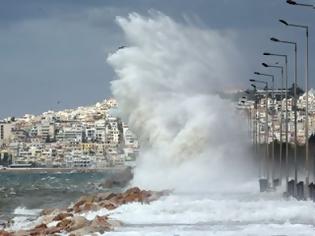 Φωτογραφία για Σε ισχύ το απαγορευτικό απόπλου από διάφορα λιμάνια