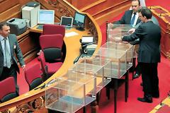 Τρικυμία με 3 ψηφοφορίες & 7 κάλπες