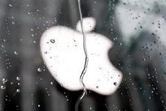 Η Apple πρέπει να μειώσει τις τιμές, για να επιβιώσει