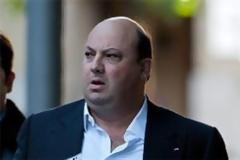 Έλληνας «μεγιστάνας-απατεώνας» απέσπασε 769 εκατ. λίρες από βρετανικές τράπεζες!