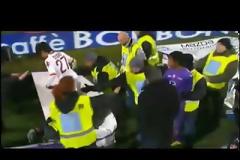 Κόκκινη και ξύλο στους σεκιούριτι (vid)!