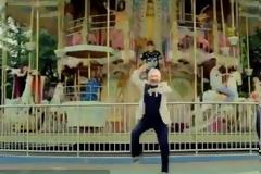Ο Φέργκιουσον στους ρυθμούς του...Gangnam Style!