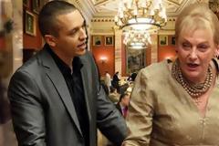 Πιπιλή: Εσείς στη Χρυσή Αυγή έχετε πρόβλημα με τις ξανθές!