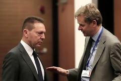 Επιστροφή στην πραγματικότητα: Βγαίνει ή δεν βγαίνει το πρόγραμμα της Τρόικα ;