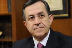 Νικολόπουλος: «Τραγωδία ή κωμωδία, η παράσταση» που παρακολουθήσαμε είχε κακή σκηνοθεσία και «κακούς ηθοποιούς», ενώ σίγουρα θα έχει και κακό τέλος για όλους τους