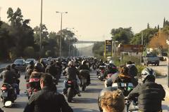 Σε εξέλιξη μοτοπορεία αλληλεγγύης στο κέντρο του Βόλου