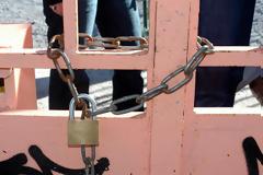 Τι λέει ο Απόστολος Γκλέτσος για τα ναρκωτικά που βρέθηκαν σε σχολείο της Στυλίδας [video]
