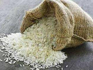 Φωτογραφία για Τρίκαλα: Μοίρασαν ρύζι σε άπορους