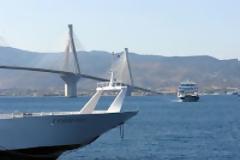 Μειώνεται σταθερά ο αριθμός των ελληνικών πλοίων