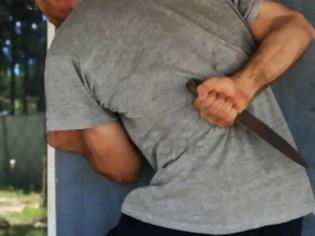Φωτογραφία για Ηγουμενίτσα: Τον μαχαίρωσε στο λαιμό λόγω ενός... αιτήματος φιλίας στο Facebook