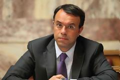 Σταϊκούρας: Η γυναίκα μου δεν είναι διορισμένη στη Βουλή, είναι επιστημονικός συνεργάτης