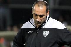 «Τρίζει» η καρέκλα του Δώνη