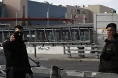 Εκτός κινδύνου οι δύο τραυματίες από βόμβα στο «The Mall»....