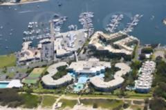 Το Marina Mirage στα χέρια Έλληνα ομογενή