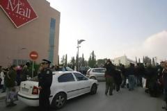 ΣΥΝΕΧΗΣ ΕΝΗΜΕΡΩΣΗ ΤΟΥ ΠΡΩΘΥΠΟΥΡΓΟΥ ΓΙΑ ΤΗΝ ΕΠΙΘΕΣΗ ΣΤΟ ''The Mall''