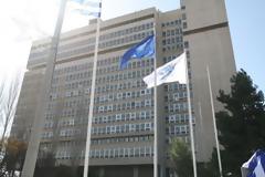 ''Η ΔΗΜΟΚΡΑΤΙΑ ΟΥΤΕ ΠΤΟΕΙΤΑΙ, ΟΥΤΕ ΤΡΟΜΟΚΡΑΤΕΙΤΑΙ''