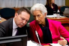 Επιμένει για 25.000 απολύσεις το ΔΝΤ