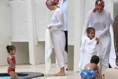 Jennifer Lopez: Χαλαρές στιγμές με τα παιδιά της στο Μαϊάμι (φωτό)