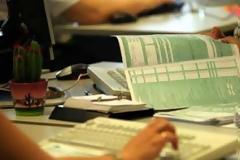 Στο στόχαστρο της εφορίας 18χρονοι, άνεργοι και τρίτη ηλικία!