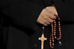 Απίστευτο: Ιερή καμπάνα σε ιερέα γιατί δεν έπιασε τον οικονομικό στόχο της τριμηναίας!