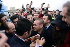 ΧΑΜΟΣ ΣΤΗΝ ΑΦΙΞΗ ΤΟΥ ΣΝΑΪΝΤΕΡ ΣΤΗΝ ΠΟΛΗ! (VIDEOS & PHOTOS)