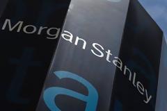 Morgan Stanley: «Υποχωρούν οι αναταράξεις στην ελληνική οικονομία»