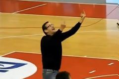 Απαράδεκτο. Τέτοιον πρόεδρο να τον...χαίρονται